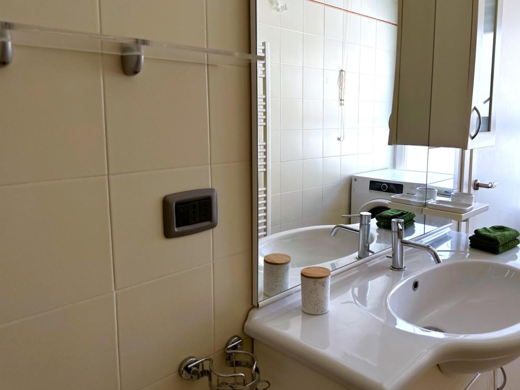 Centralissimo - Nuovo - Parcheggio Privato Perugia Eksteriør billede